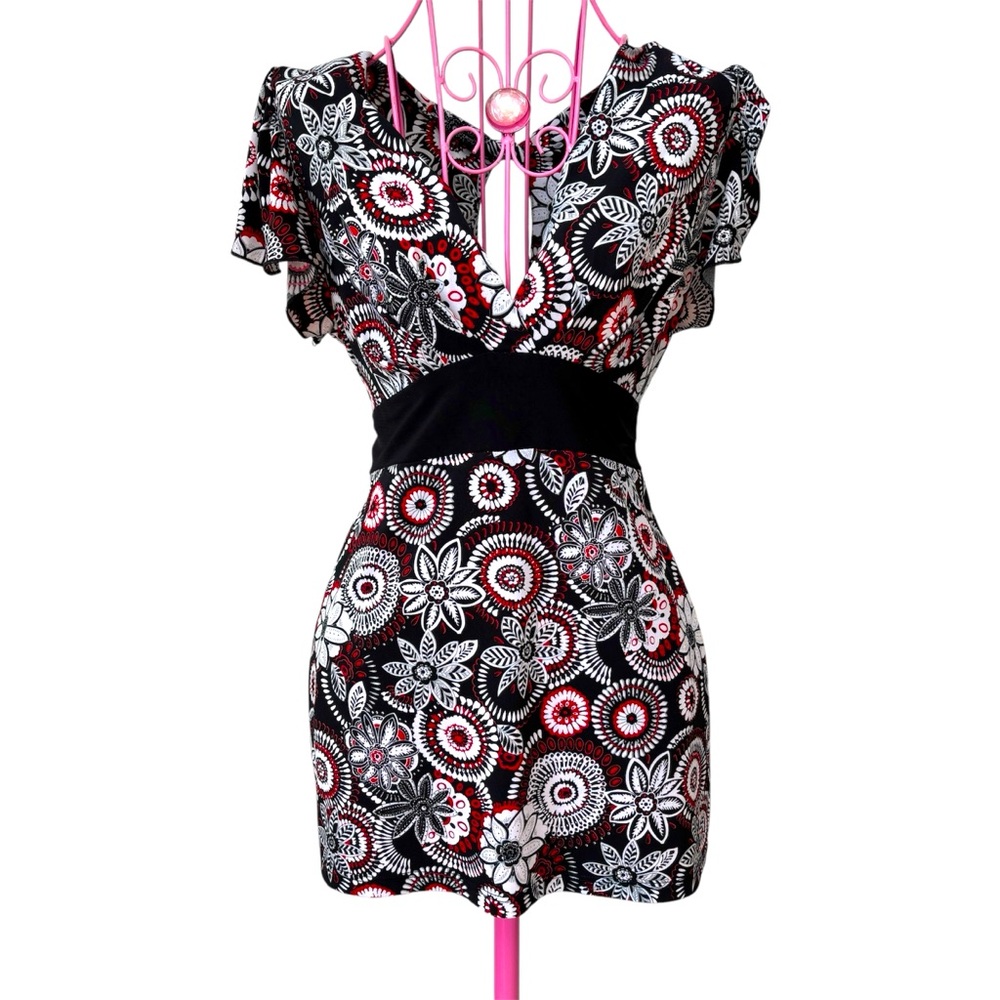 W Wrapper Floral Babydoll Top Women’s Size Medium Black & Red Tie Back